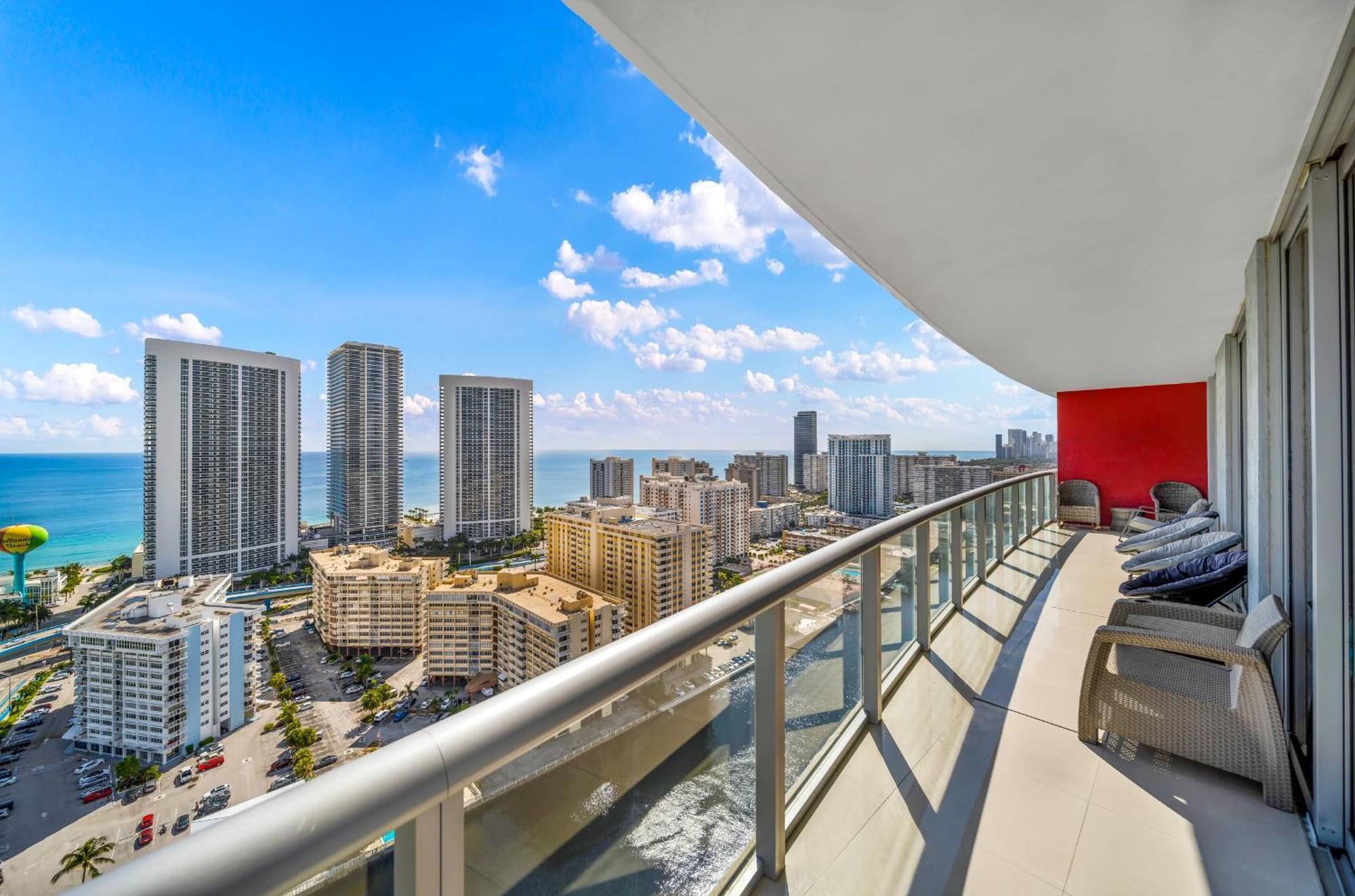 Resort-Style Living With Direct Ocean Views - 3Br Beauty Hallandale Beach Exterior photo