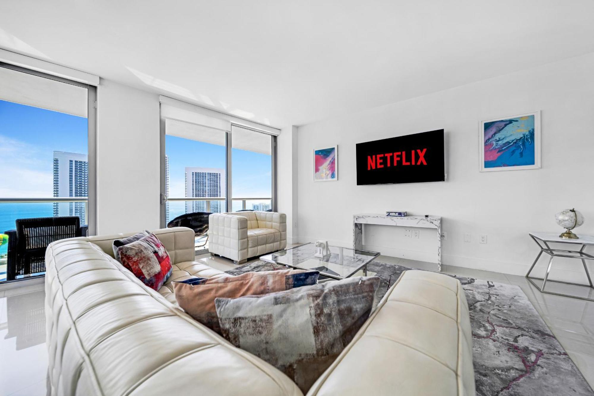 Resort-Style Living With Direct Ocean Views - 3Br Beauty Hallandale Beach Exterior photo