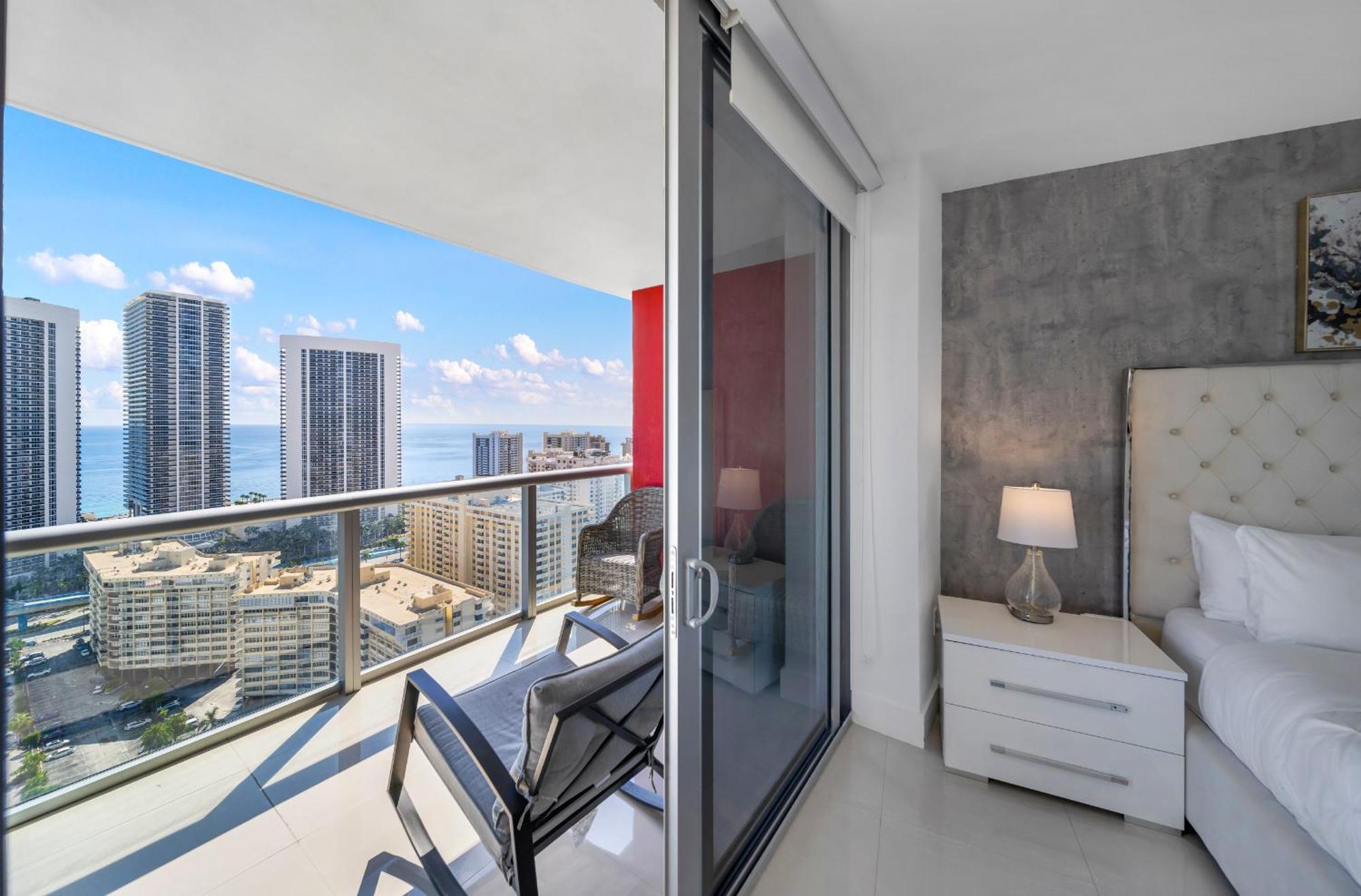 Resort-Style Living With Direct Ocean Views - 3Br Beauty Hallandale Beach Exterior photo