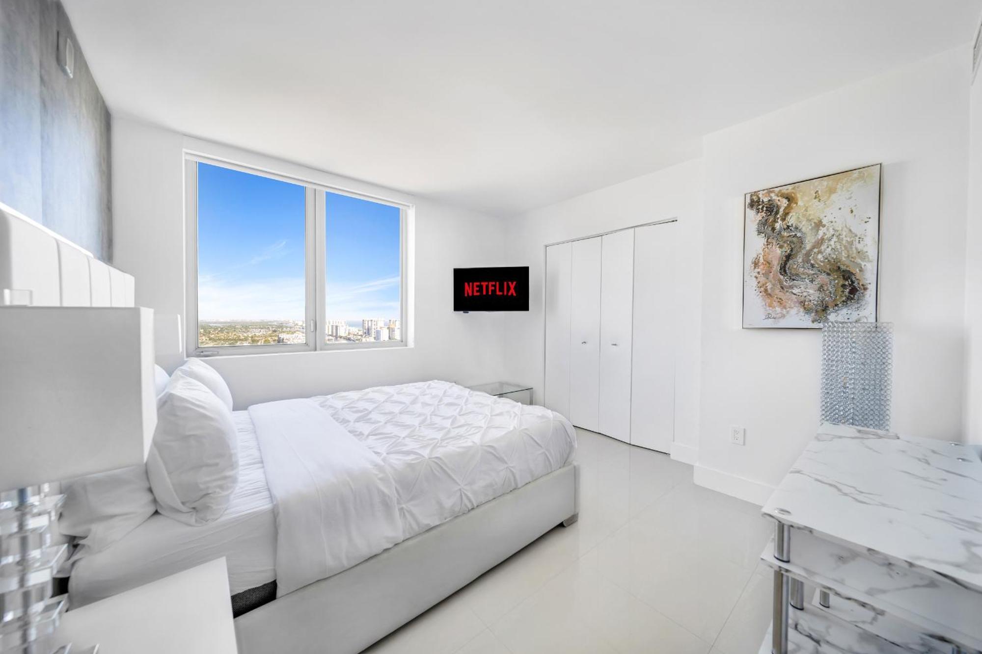 Resort-Style Living With Direct Ocean Views - 3Br Beauty Hallandale Beach Exterior photo